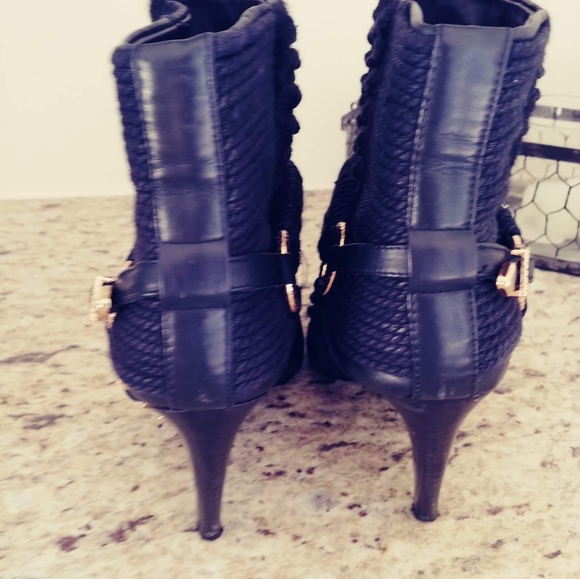 Beautiful Ivy Kirzhner Booties - Picture 2 of 4